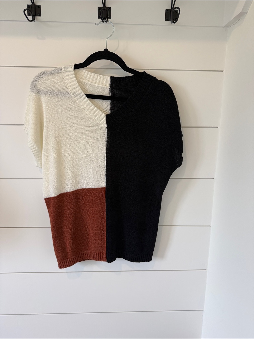 Colorblock Short-Sleeve Sweater - Black, Cream & Rust